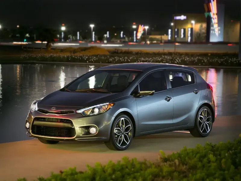 Kia Forte 2013, хэтчбек 5 дв., 2 поколение, YD (05.2013 - 12.2016)