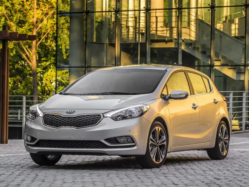 Kia K3 2013, хэтчбек 5 дв., 1 поколение, YD (09.2013 - 12.2016)