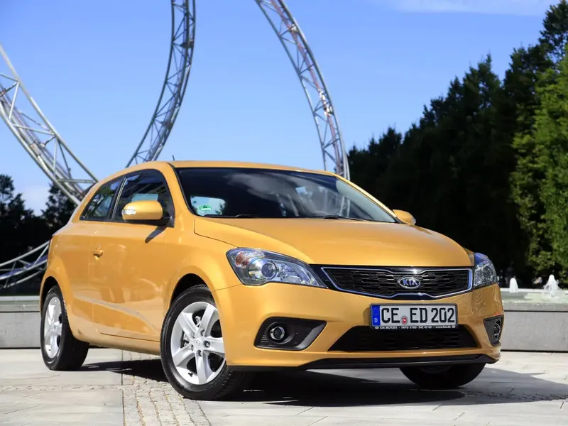 Kia ProCeed рестайлинг 2010, хэтчбек 3 дв., 1 поколение, ED (06.2010 - 06.2012)