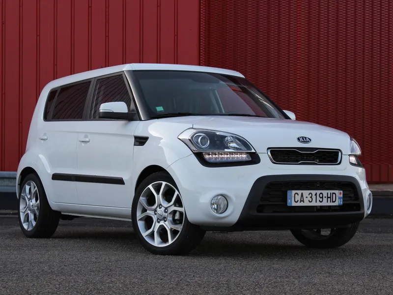 Kia Soul рестайлинг 2011, хэтчбек 5 дв., 1 поколение, AM (06.2011 - 10.2013)