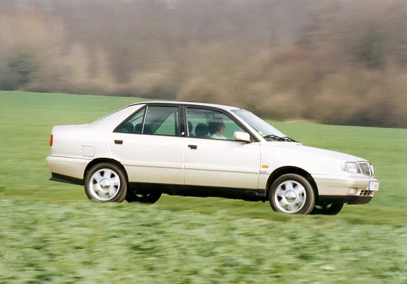 Lancia Dedra 2-й рестайлинг 1997, седан, 1 поколение, 835 (12.1997 - 01.2000)