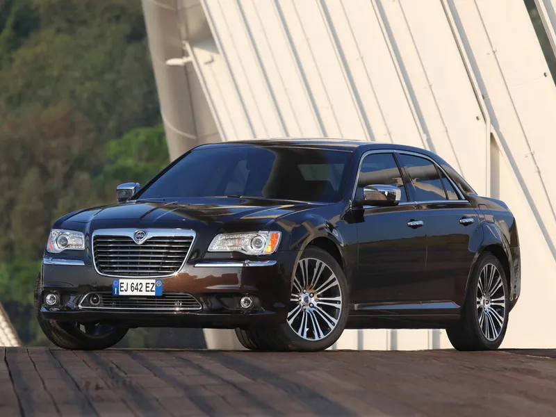 Lancia Thema 2011, седан, 2 поколение, LX405 (03.2011 - 11.2014)