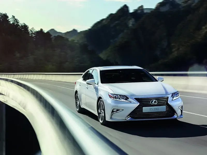 Lexus ES200 рестайлинг 2015, седан, 6 поколение, XV60 (09.2015 - 08.2018)