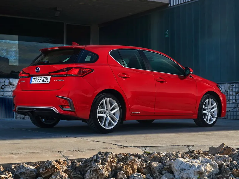 Lexus CT200h 2-й рестайлинг 2017, хэтчбек 5 дв., 1 поколение, A10 (08.2017 - 10.2021)