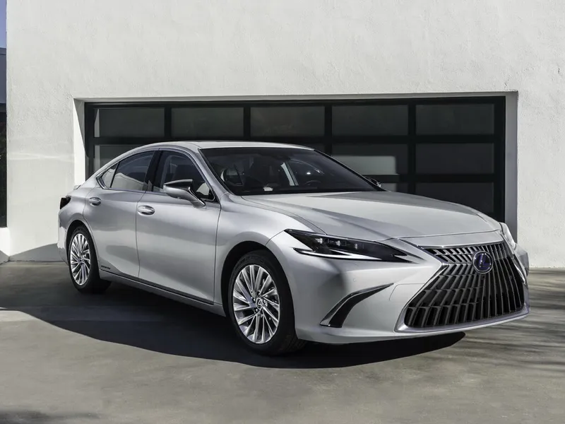 Lexus ES300h рестайлинг 2021, седан, 7 поколение, XZ10 (08.2021 - н.в.)