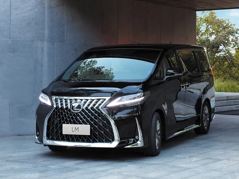 Lexus LM350