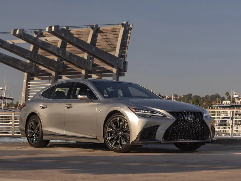Lexus LS500 рестайлинг 2020, седан, 5 поколение, XF50 (07.2020 - 12.2022)