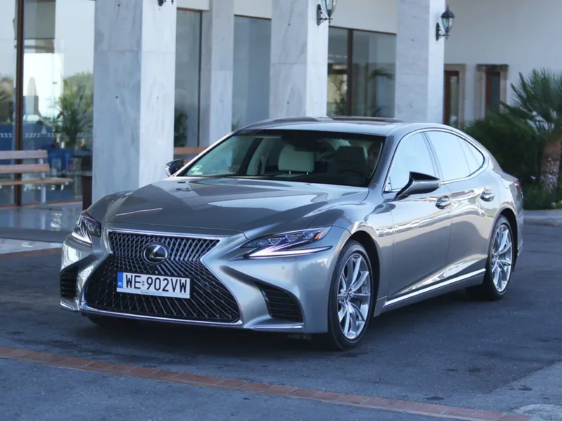 Lexus LS500 2017, седан, 5 поколение, XF50 (01.2017 - 10.2020)