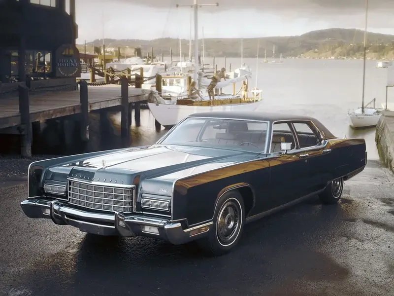 Lincoln Continental рестайлинг 1972, седан, 5 поколение (09.1972 - 08.1973)