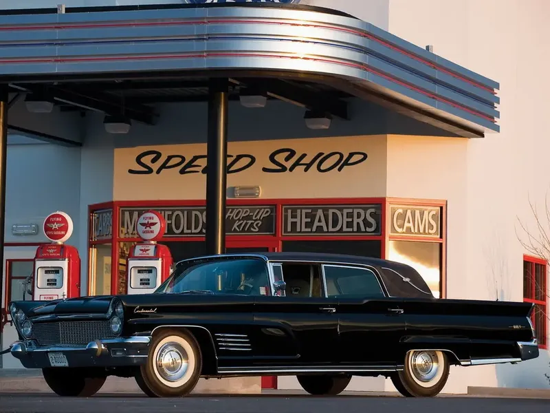 Lincoln Continental 2-й рестайлинг 1959, седан, 3 поколение, Mark V (11.1959 - 10.1960)