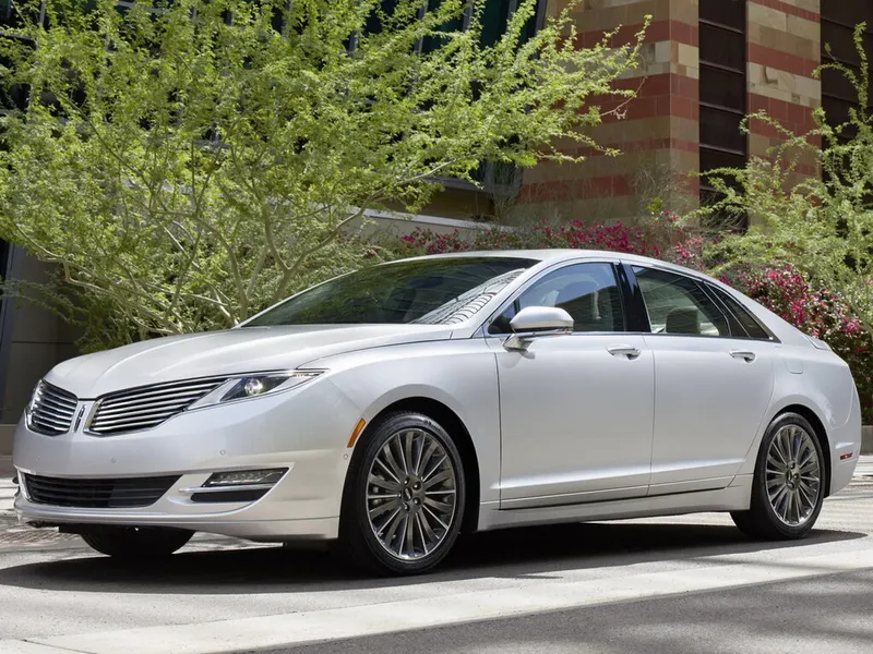Lincoln MKZ 2012, седан, 2 поколение (03.2012 - 06.2016)