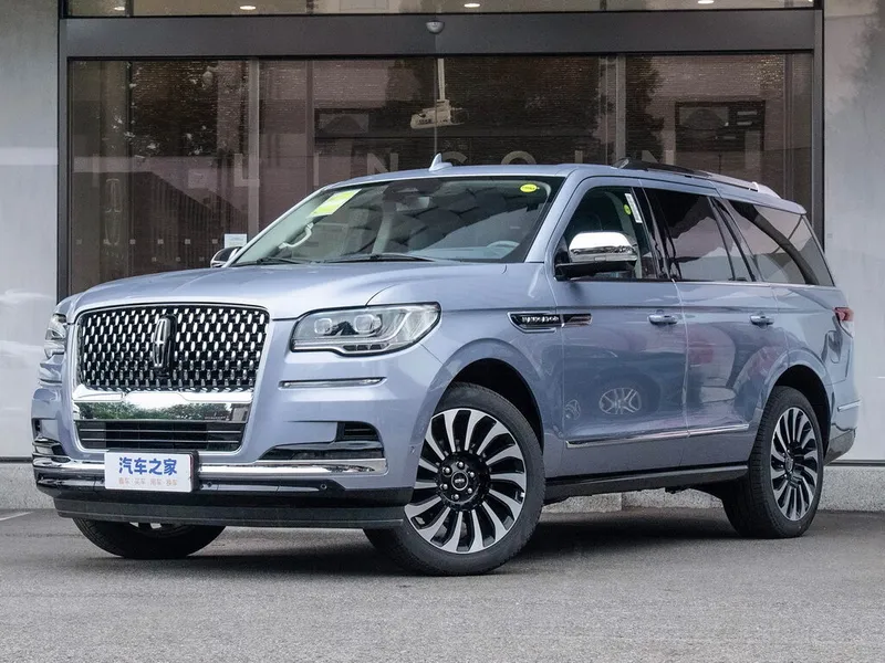 Lincoln Navigator рестайлинг 2022, джип/suv 5 дв., 4 поколение, U554 (08.2022 - 04.2025)