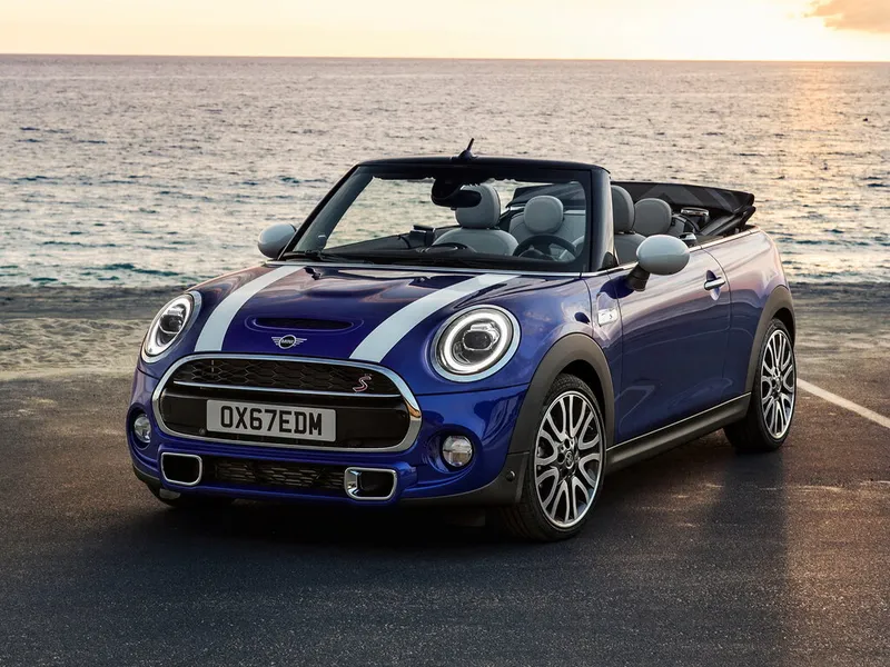 MINI Cabrio рестайлинг 2018, открытый кузов, 3 поколение, F57 (01.2018 - 08.2020)