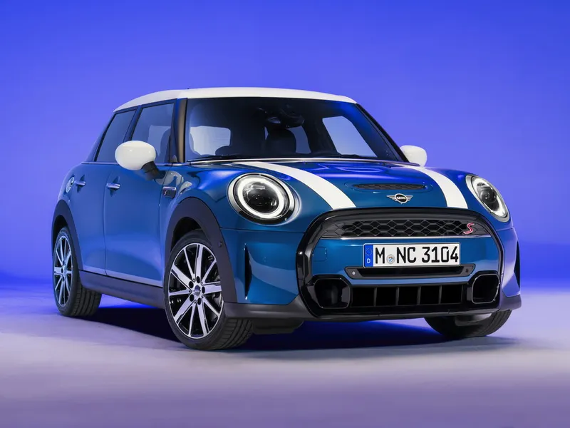 MINI Hatch 2-й рестайлинг 2021, хэтчбек 5 дв., 3 поколение, F55 (01.2021 - 05.2024)