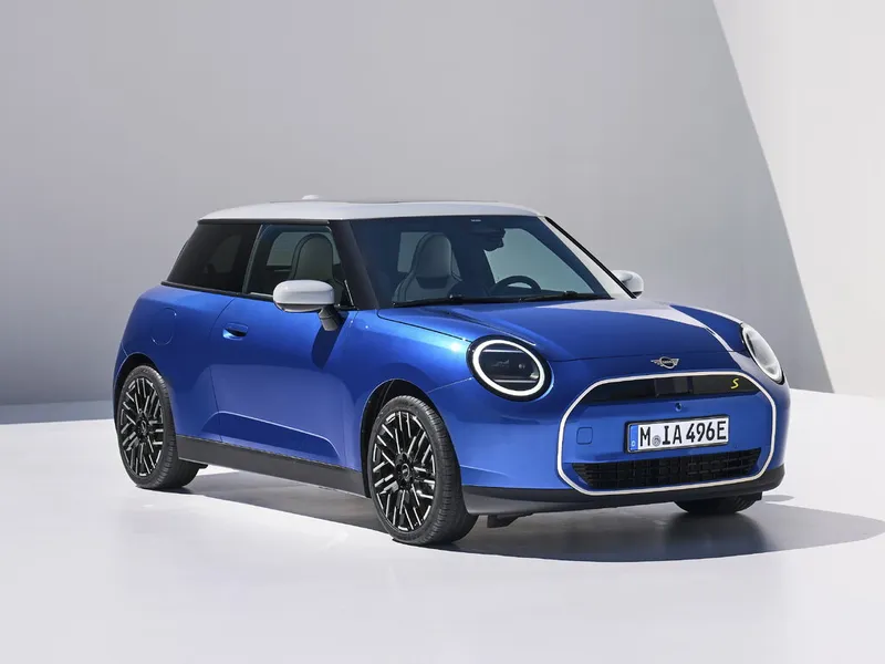 MINI Hatch 2023, хэтчбек 3 дв., 4 поколение, F66, J01 (09.2023 - н.в.)