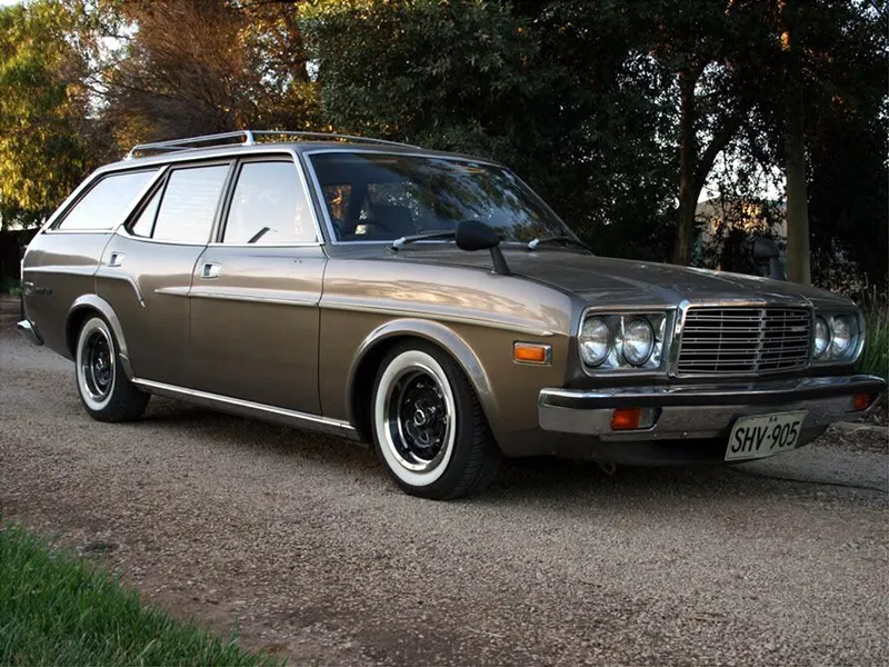 Mazda Luce рестайлинг 1975, универсал, 2 поколение, LA2, LA3 (10.1975 - 01.1979)