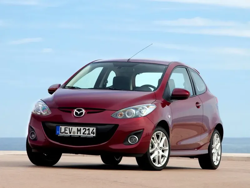 Mazda Mazda2 рестайлинг 2010, хэтчбек 3 дв., 2 поколение, DE (11.2010 - 07.2014)