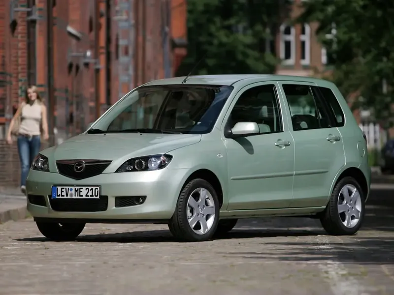 Mazda Mazda2 рестайлинг 2005, хэтчбек 5 дв., 1 поколение, DY (04.2005 - 03.2007)