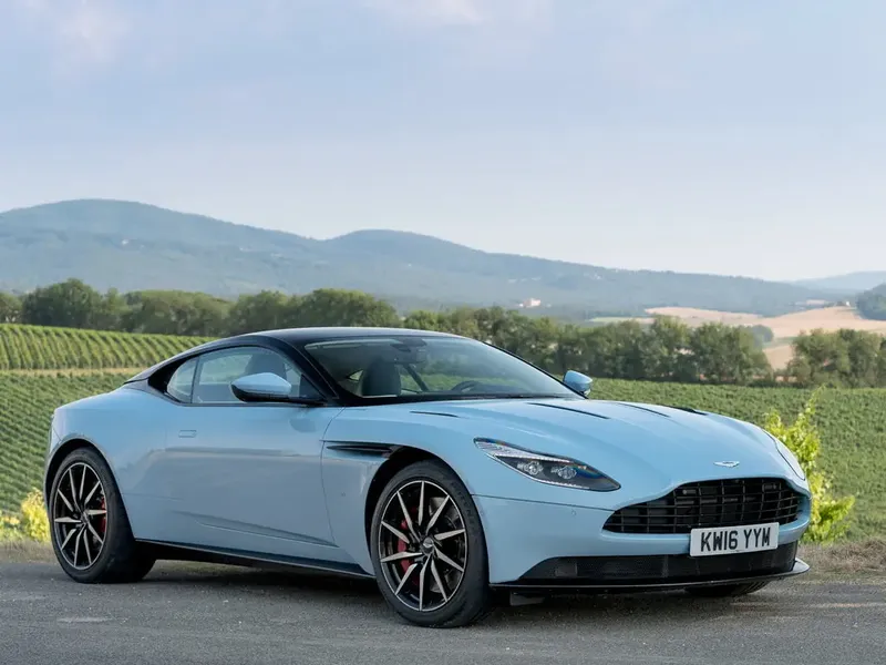 Aston Martin DB11 2016, купе, 1 поколение (05.2016 - 03.2022)