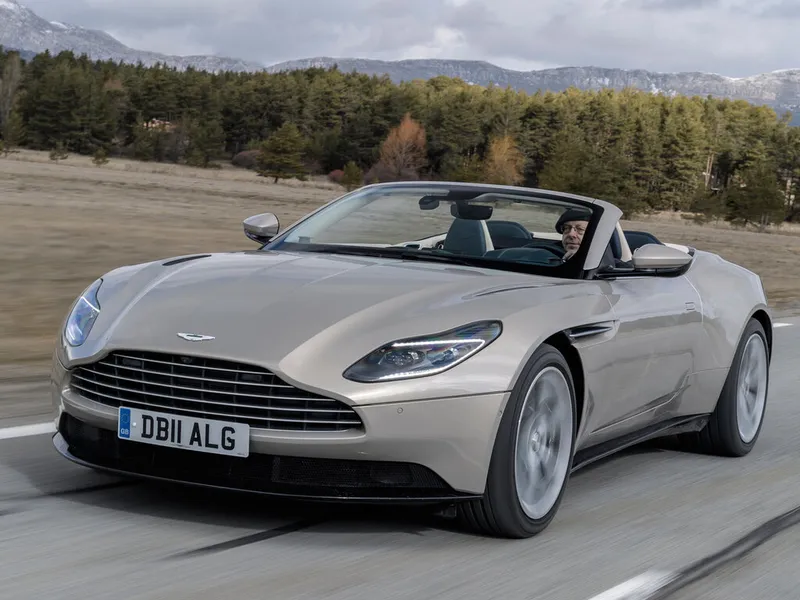 Aston Martin DB11 2017, открытый кузов, 1 поколение (10.2017 - 06.2023)