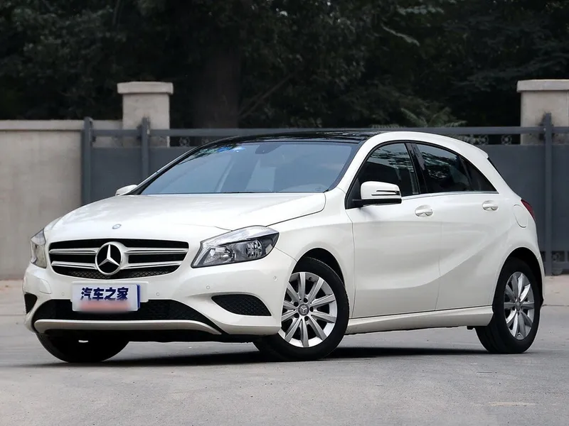 Mercedes-Benz A-Class 2012, хэтчбек 5 дв., 3 поколение, W176 (03.2012 - 01.2016)