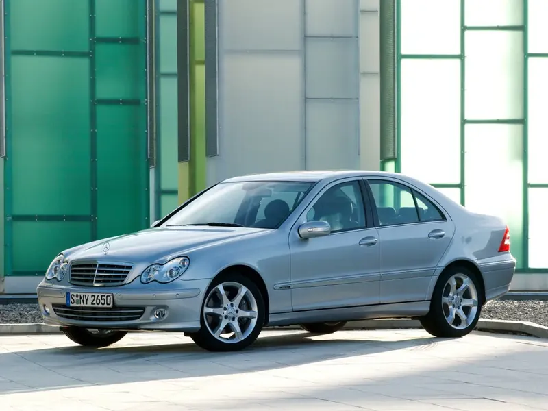 Mercedes-Benz C-Class рестайлинг 2004, седан, 2 поколение, W203 (03.2004 - 02.2007)