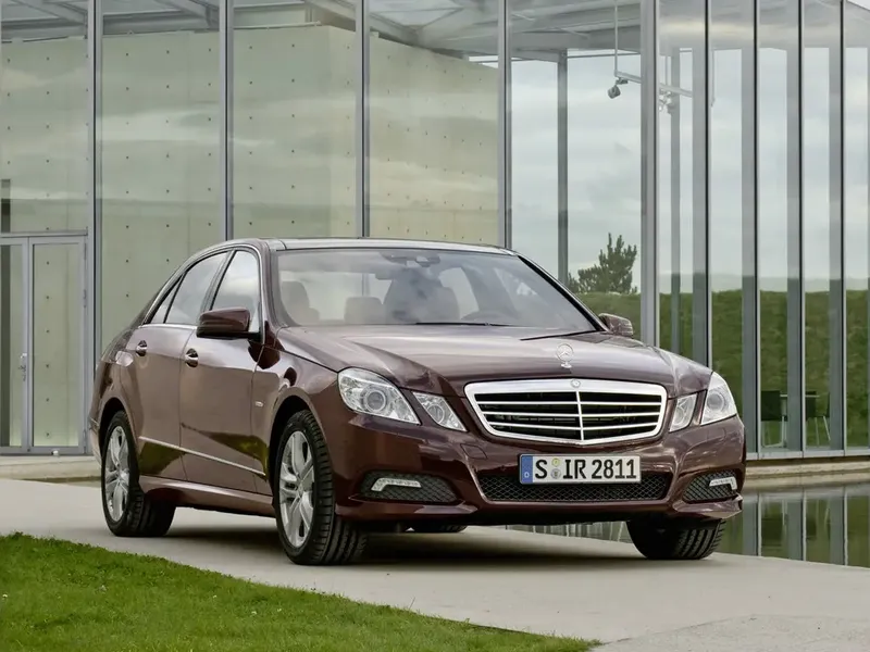 Mercedes-Benz E-Class 2009, седан, 4 поколение, W212 (01.2009 - 04.2013)