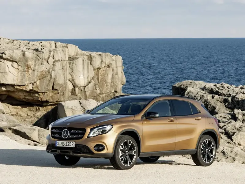 Mercedes-Benz GLA-Class рестайлинг 2017, джип/suv 5 дв., 1 поколение, X156 (01.2017 - 02.2020)