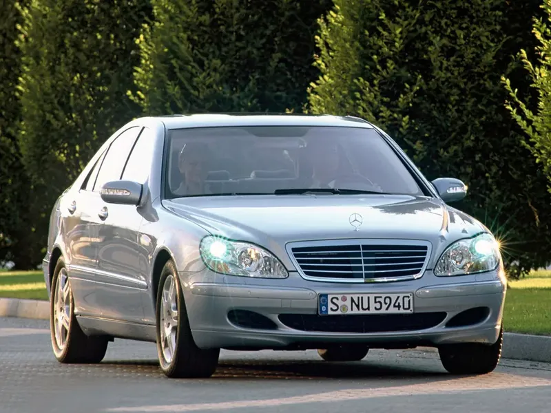 Mercedes-Benz S-Class рестайлинг 2002, седан, 4 поколение, W220 (09.2002 - 08.2005)