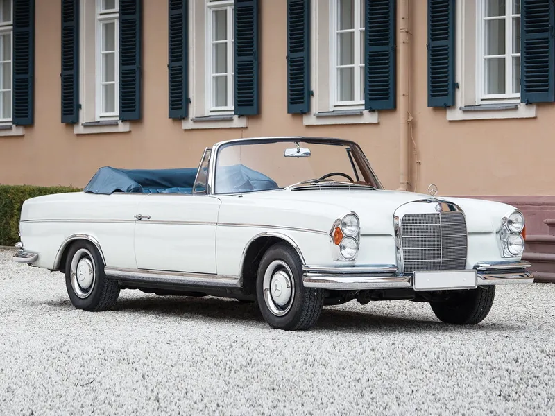 Mercedes-Benz W111