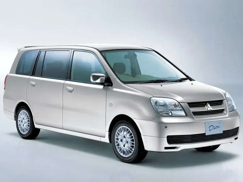 Mitsubishi Dion рестайлинг 2002, минивэн, 1 поколение (05.2002 - 12.2005)