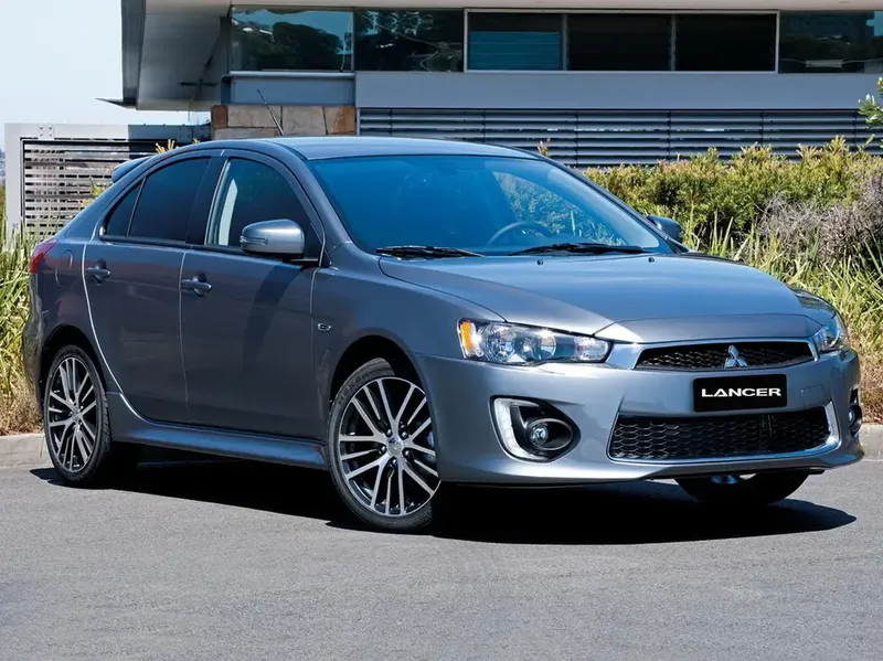 Mitsubishi Lancer 2-й рестайлинг 2016, хэтчбек 5 дв., 10 поколение (05.2016 - 08.2017)