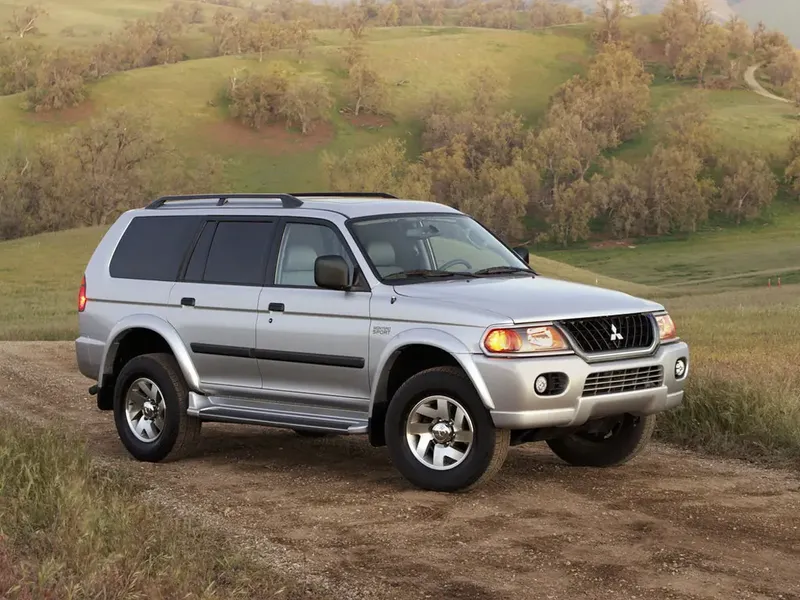 Mitsubishi Montero Sport рестайлинг 2000, джип/suv 5 дв., 1 поколение (03.2000 - 10.2005)