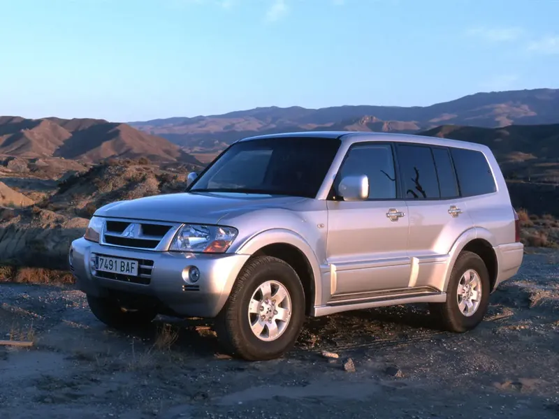 Mitsubishi Pajero рестайлинг 2003, джип/suv 5 дв., 3 поколение, V70 (07.2003 - 07.2006)