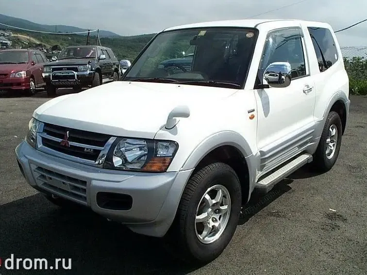 Mitsubishi Pajero 1999, джип/suv 3 дв., 3 поколение, V60 (09.1999 - 08.2002)