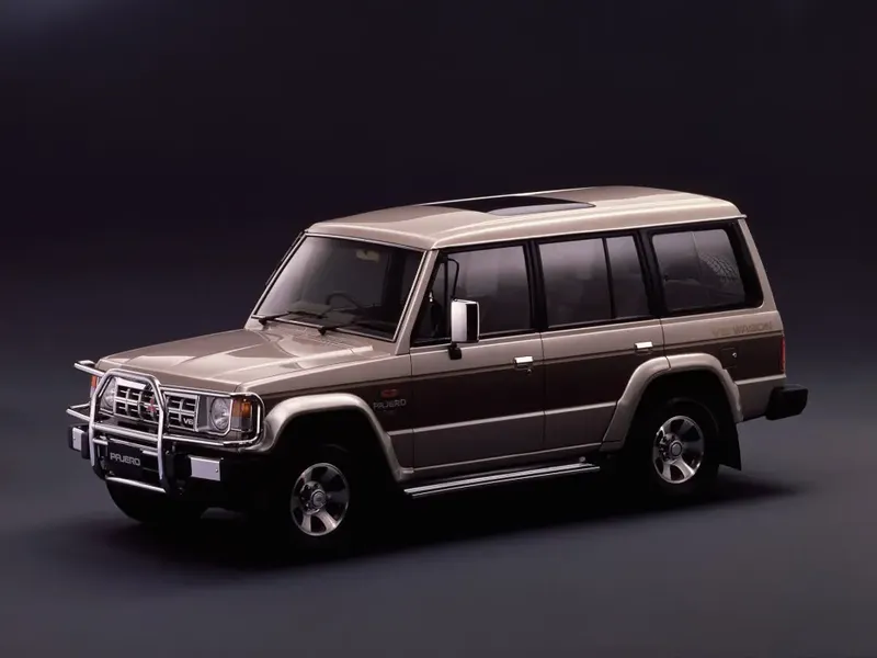 Mitsubishi Pajero 1981, джип/suv 5 дв., 1 поколение, L040 (10.1981 - 12.1990)