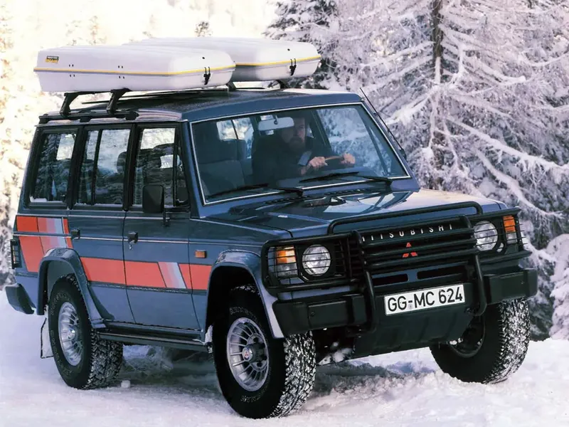 Mitsubishi Pajero 1981, джип/suv 5 дв., 1 поколение, L040 (10.1981 - 11.1990)