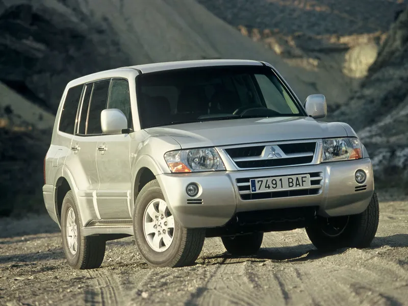 Mitsubishi Pajero рестайлинг 2003, джип/suv 5 дв., 3 поколение, V70 (05.2003 - 07.2006)