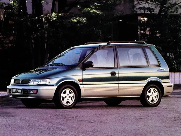 Mitsubishi Space Runner