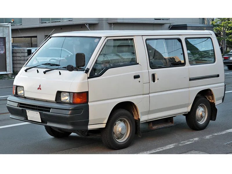 Mitsubishi Delica Van 2-й рестайлинг 1994, цельнометаллический фургон, 3 поколение (05.1994 - 10.1999)