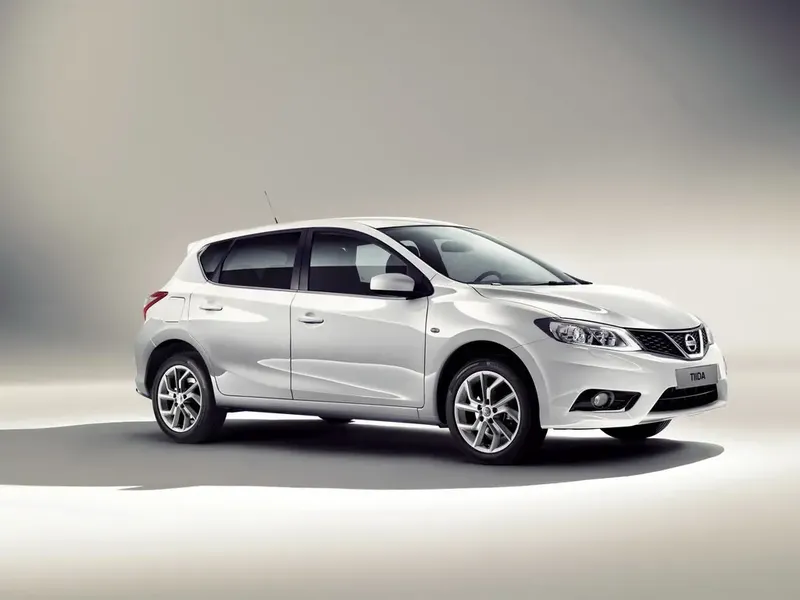 Nissan Tiida 2015, хэтчбек 5 дв., 2 поколение, C13 (03.2015 - 05.2016)