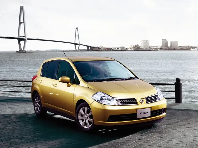 Nissan Tiida 2004, хэтчбек 5 дв., 1 поколение, C11 (09.2004 - 12.2007)