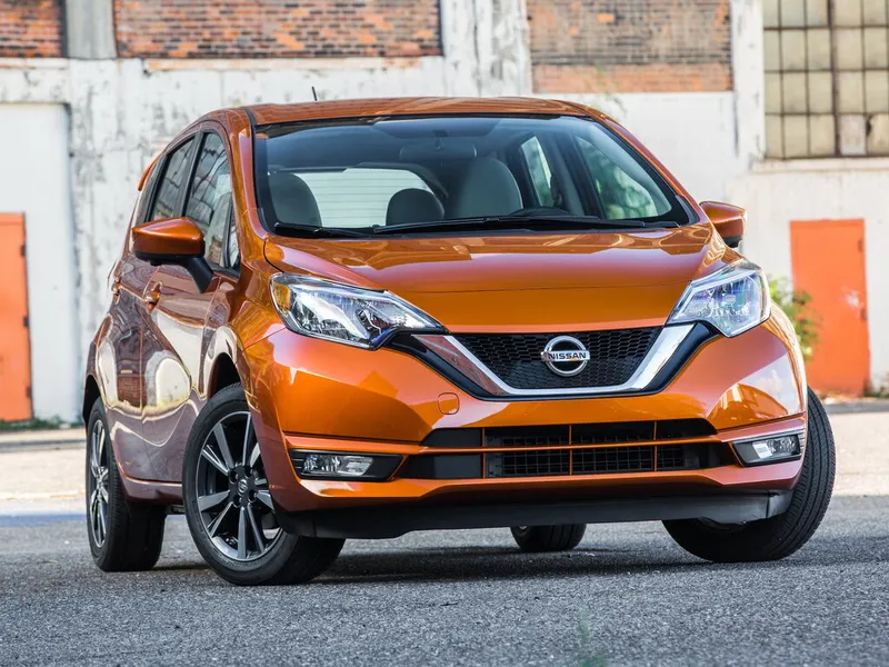 Nissan Versa Note рестайлинг 2016, хэтчбек 5 дв., 1 поколение (01.2016 - 01.2019)