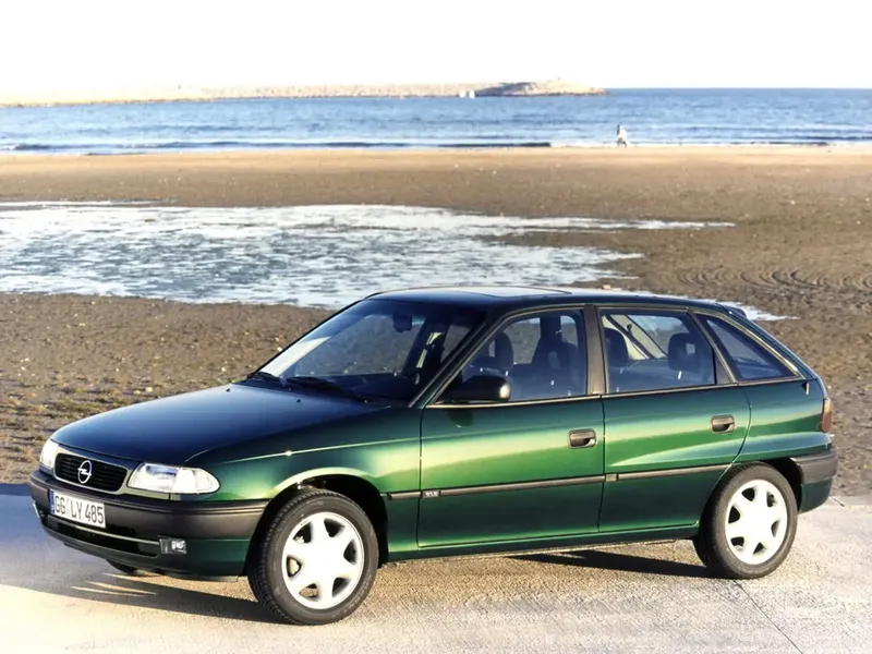 Opel Astra рестайлинг 1994, хэтчбек 5 дв., 1 поколение, F (08.1994 - 06.1998)