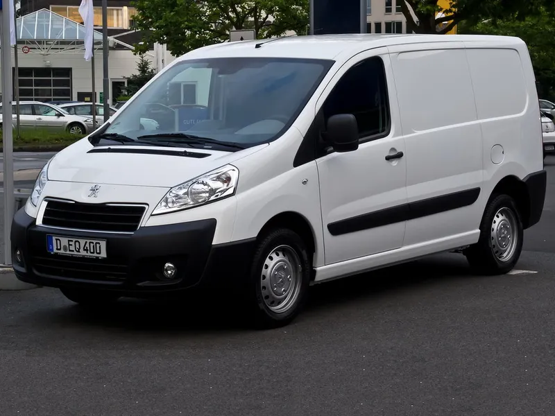 Peugeot Expert рестайлинг 2012, цельнометаллический фургон, 2 поколение, G9 (06.2012 - 05.2017)