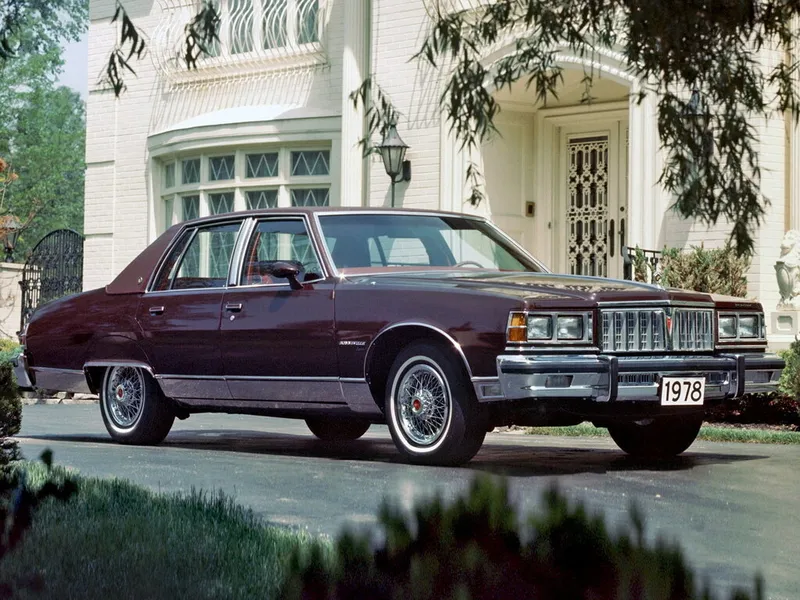Pontiac Bonneville рестайлинг 1977, седан, 7 поколение (10.1977 - 10.1979)