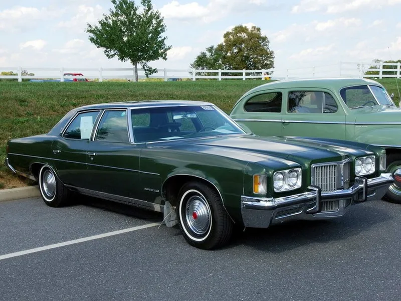 Pontiac Bonneville рестайлинг 1971, седан, 6 поколение (09.1971 - 09.1972)