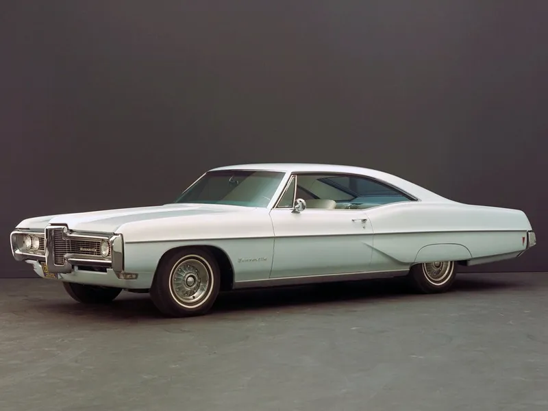 Pontiac Bonneville 3-й рестайлинг 1967, купе, 5 поколение (09.1967 - 09.1969)