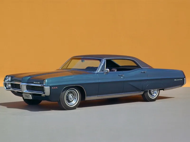 Pontiac Bonneville 2-й рестайлинг 1966, седан, 5 поколение (09.1966 - 09.1967)