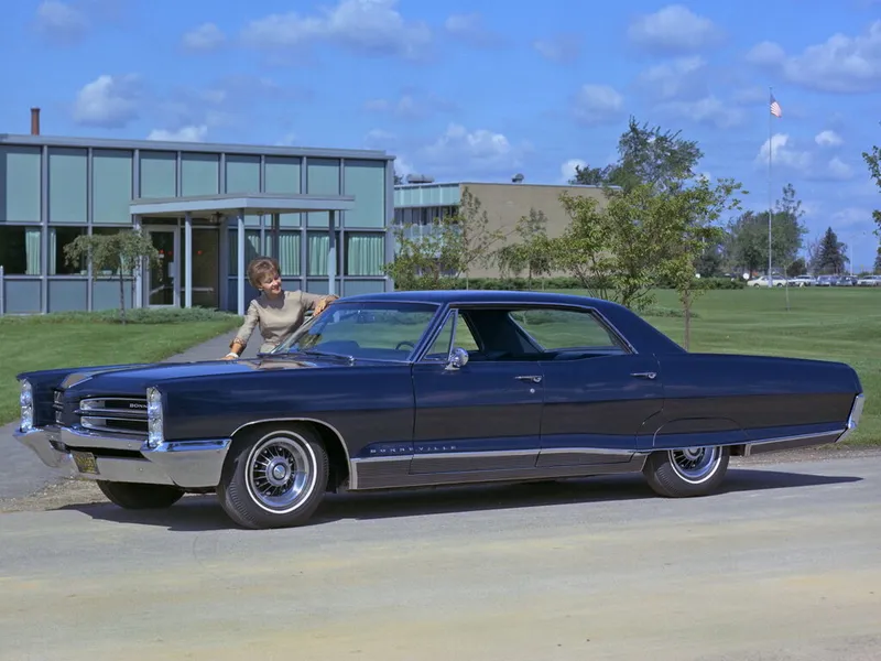 Pontiac Bonneville рестайлинг 1965, седан, 5 поколение (09.1965 - 09.1966)
